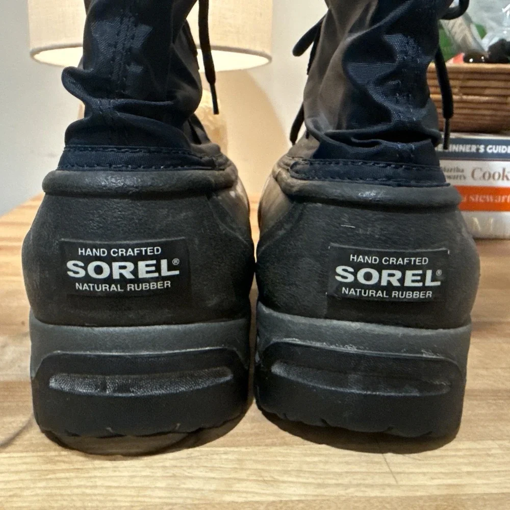 Sorel Women's Snowlion Winter Boots In Navy Blue And Black Size 8 Snowgear